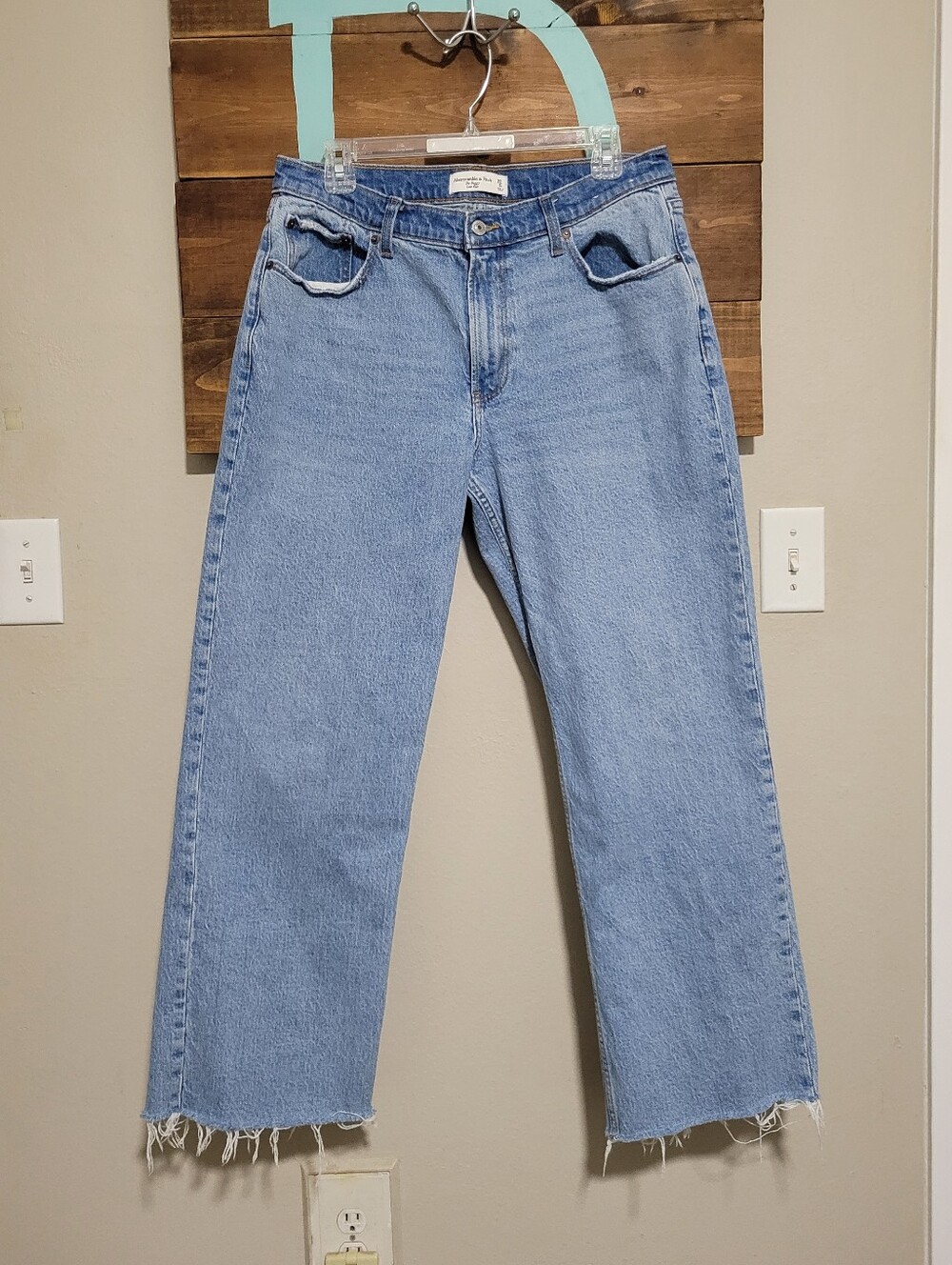 Abercrombie & Fitch  Light Blue The Baggy Low Rise Raw Hem Jeans Size 8R/29